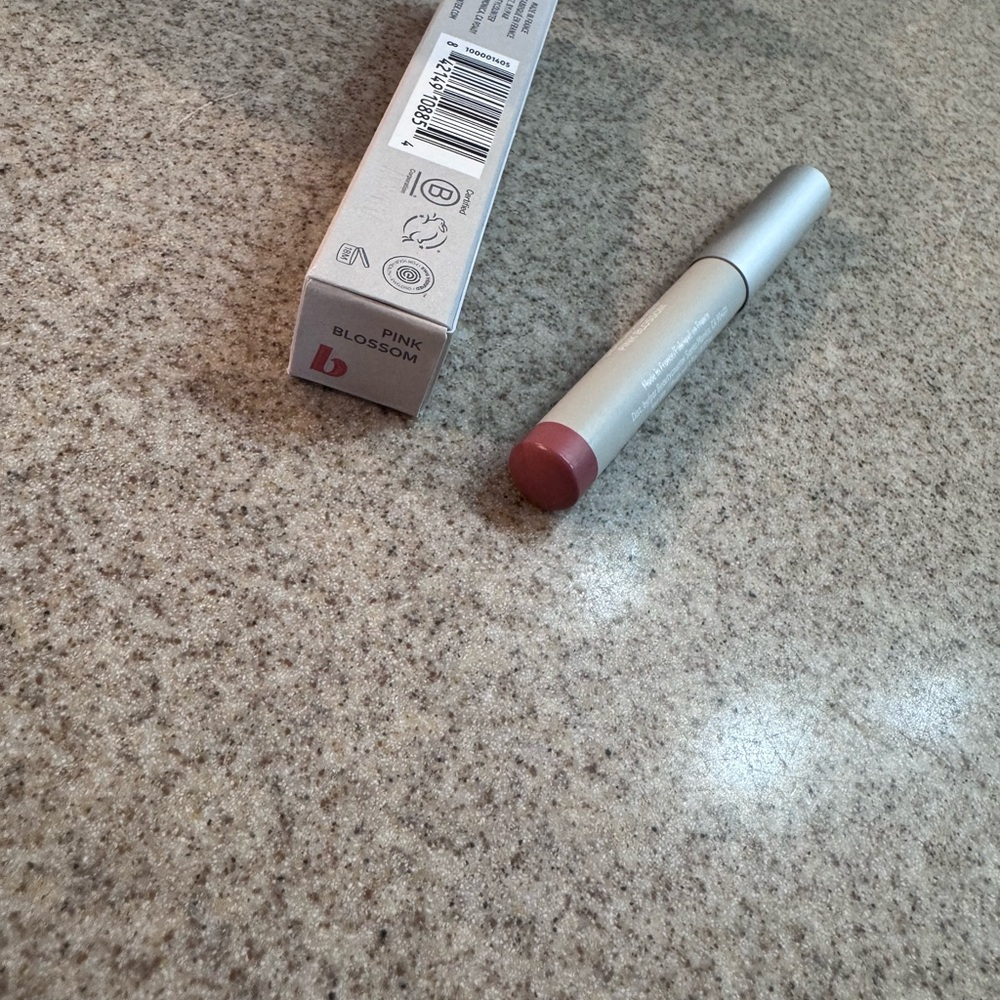 Beautycounter Lined & Primed Lipliner
- Soft Mauve Pink Pink Blossom